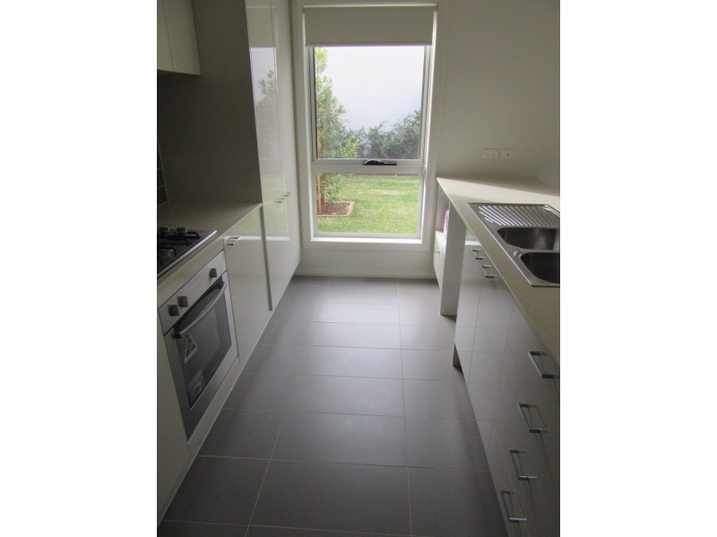 19 Three Bees Drive, Glenfield NSW 2167