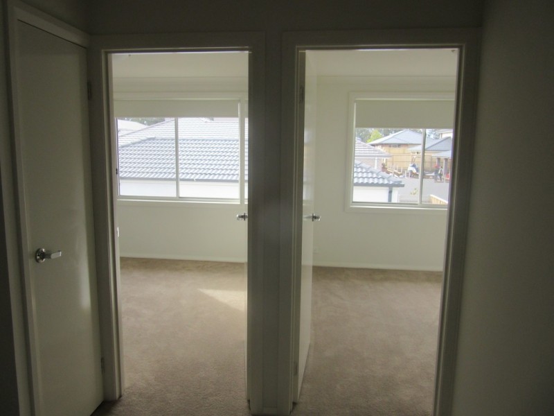 19 Three Bees Drive, Glenfield NSW 2167