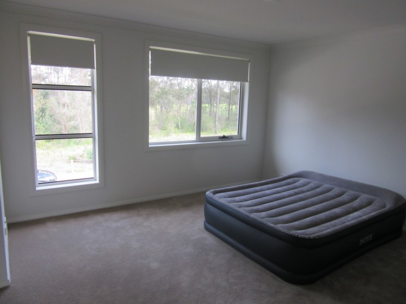 19 Three Bees Drive, Glenfield NSW 2167