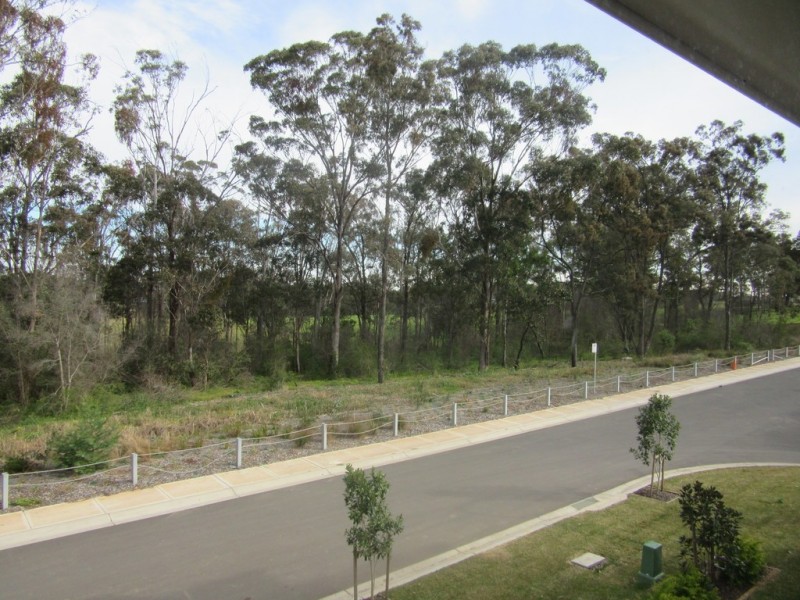 19 Three Bees Drive, Glenfield NSW 2167