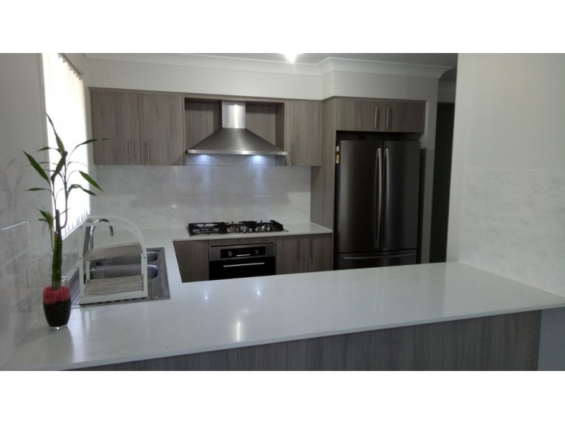 5 Follet Avenue, Middleton Grange NSW 2171