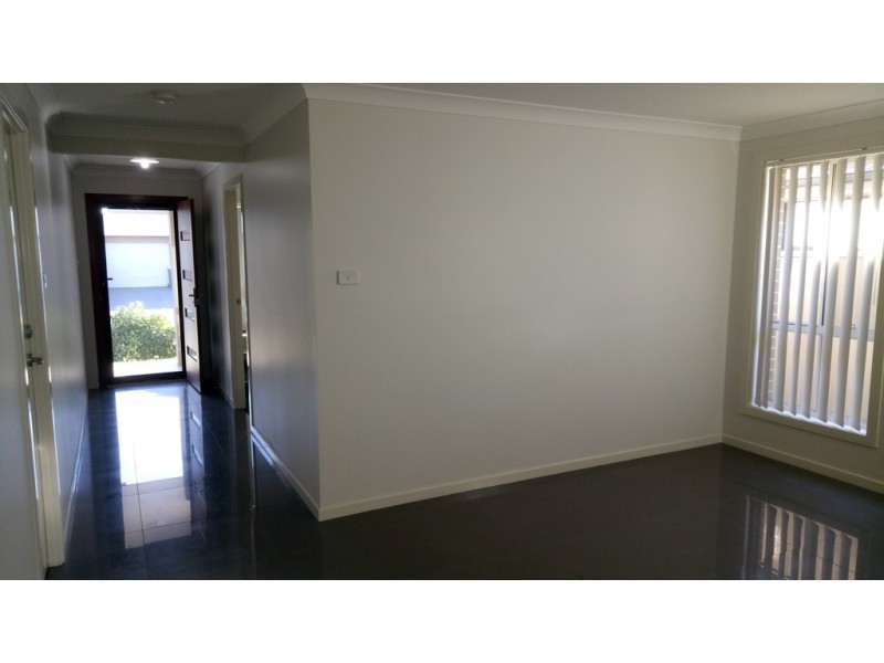 5 Follet Avenue, Middleton Grange NSW 2171