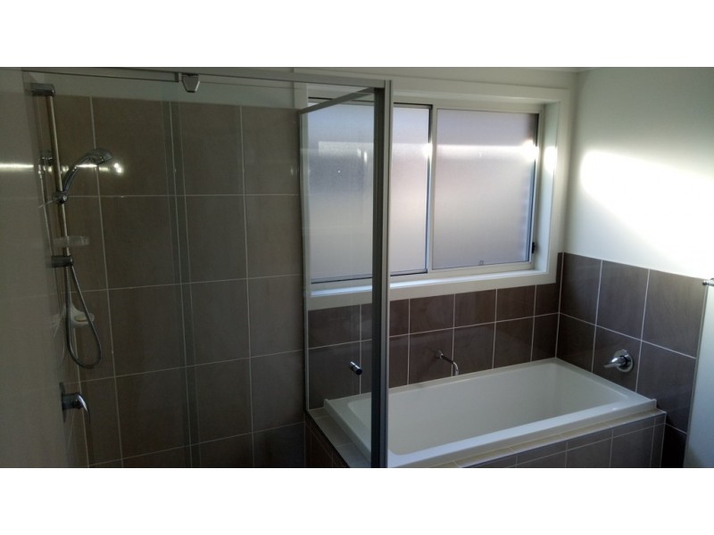 5 Follet Avenue, Middleton Grange NSW 2171