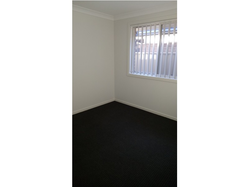 5 Follet Avenue, Middleton Grange NSW 2171