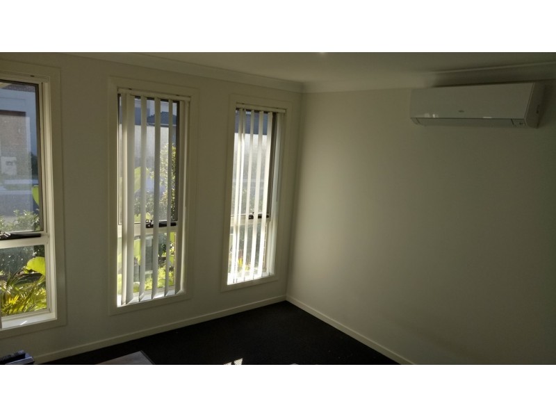 5 Follet Avenue, Middleton Grange NSW 2171