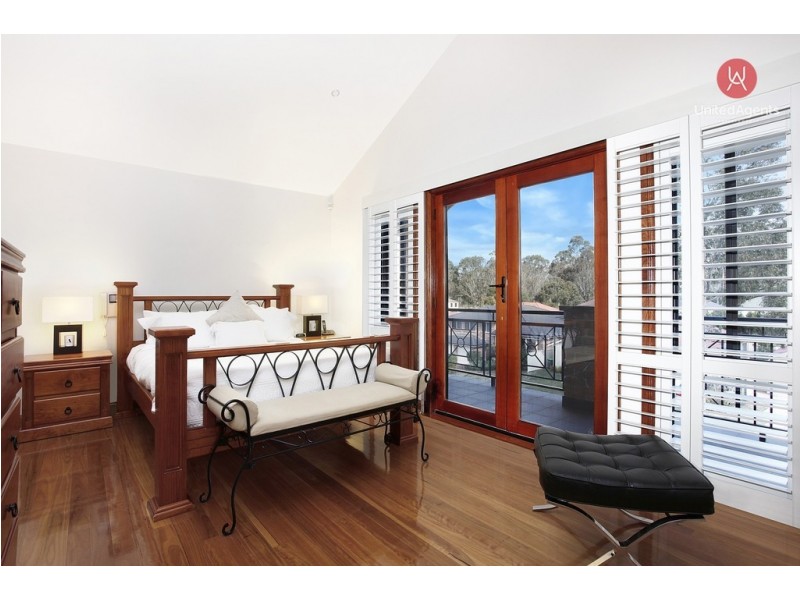 25 Harraden Drive, West Hoxton NSW 2171