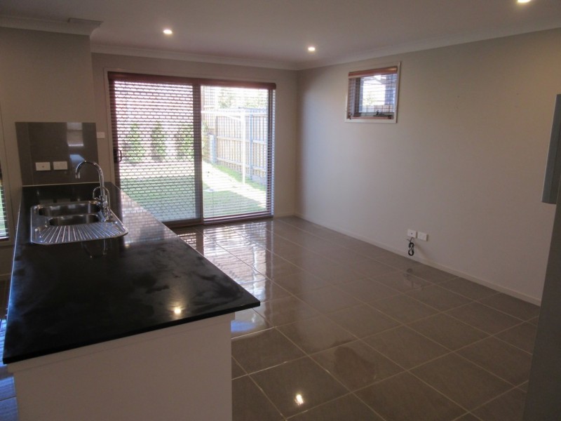 31 Hugh Terrace, Middleton Grange NSW 2171