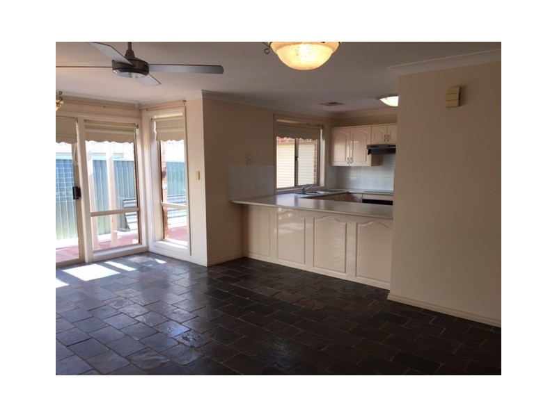 West Hoxton NSW 2171