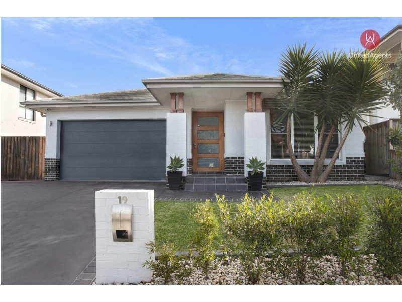 19 Manton Avenue, West Hoxton NSW 2171