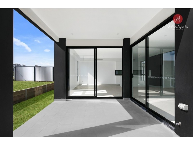 21 Kingsbury Road, Edmondson Park NSW 2174