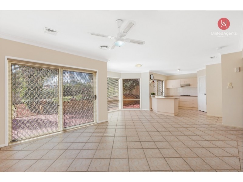 16 Bridport Close, West Hoxton NSW 2171