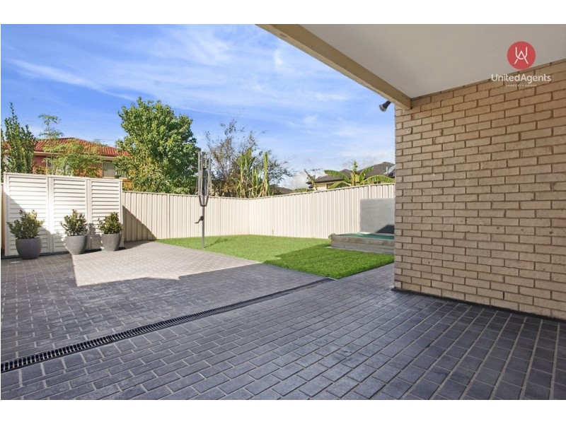 5 Saxon Place, Cecil Hills NSW 2171