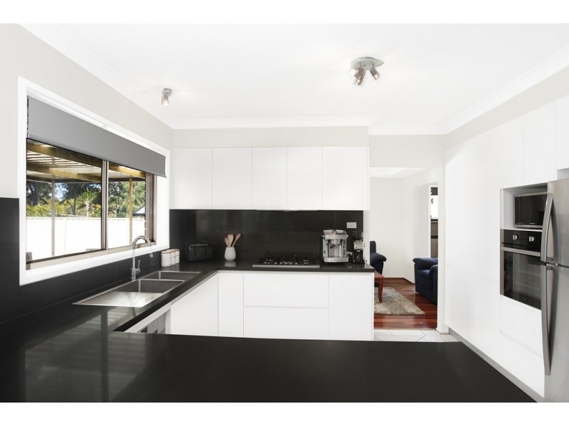 12 Hallen Place, West Hoxton NSW 2171