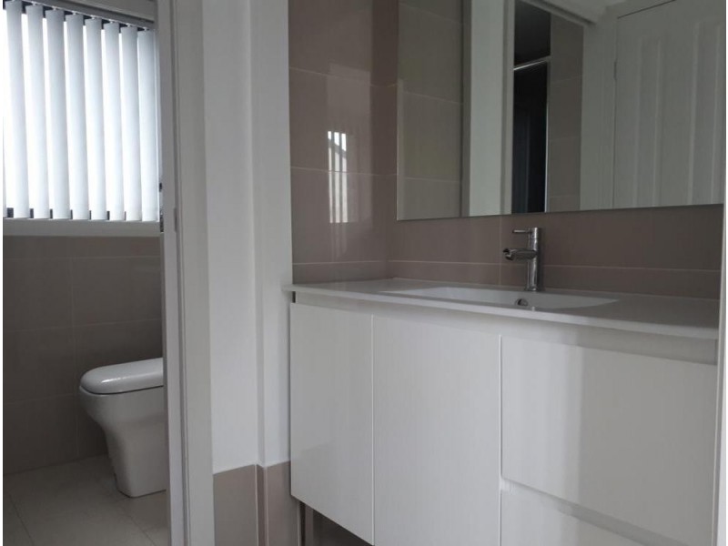 Edensor Park NSW 2176