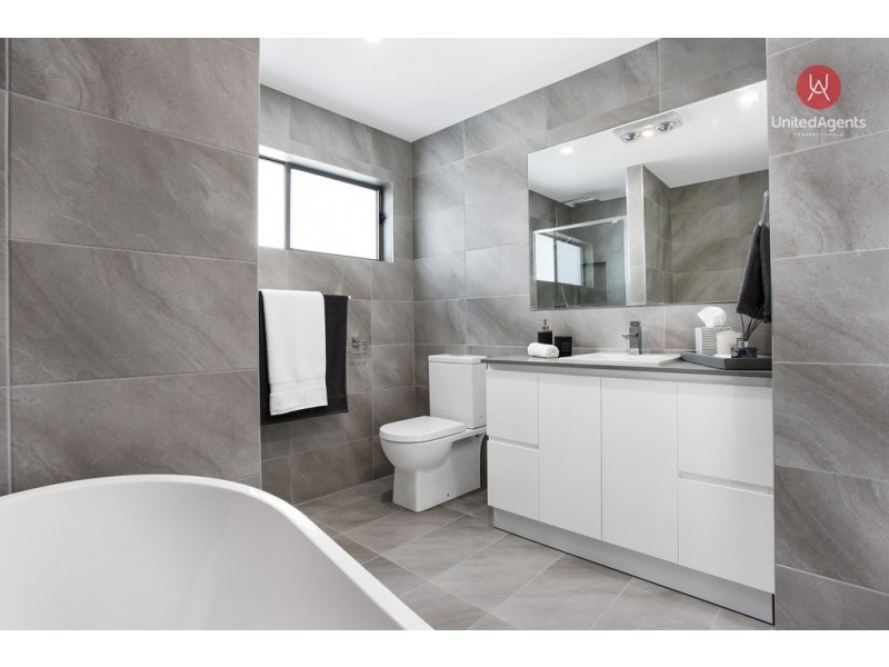 135 Holden Drive, Oran Park NSW 2570