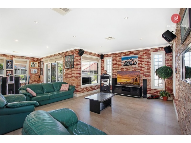 7 Temma Place, West Hoxton NSW 2171