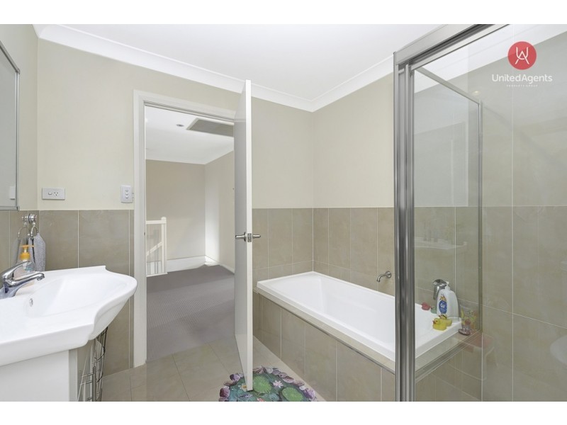 28 Onslow Gardens, Middleton Grange NSW 2171