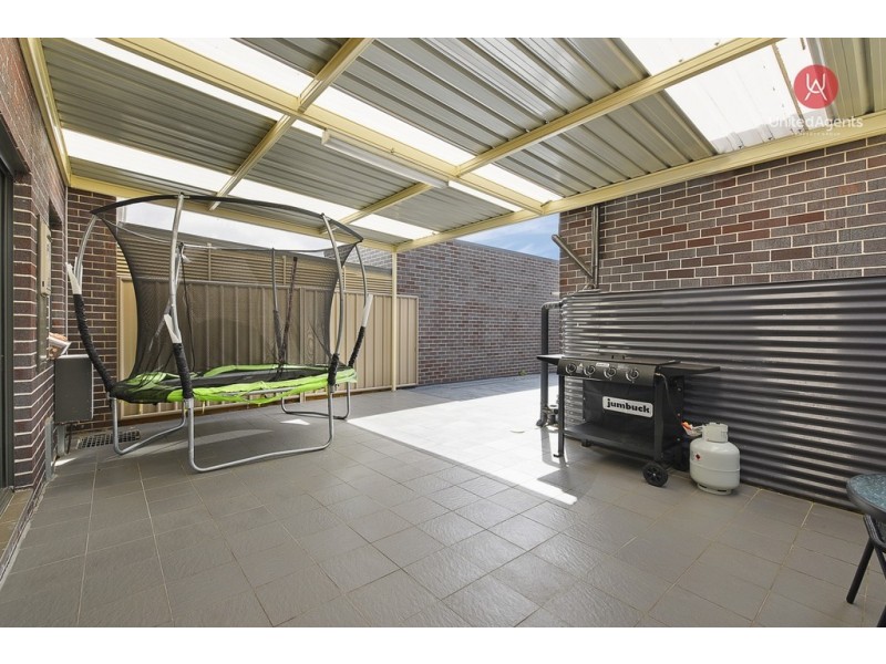 28 Onslow Gardens, Middleton Grange NSW 2171