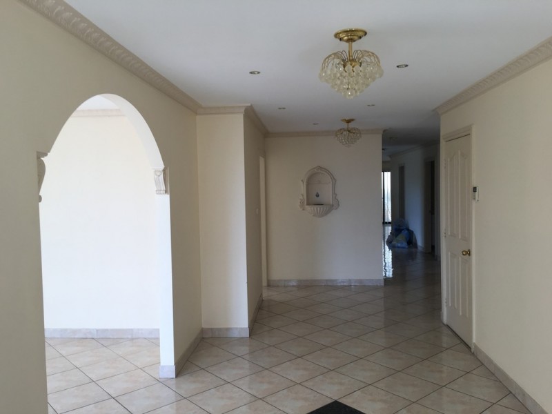 West Hoxton NSW 2171