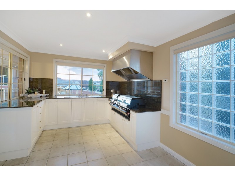 11 Mathew Place, West Hoxton NSW 2171