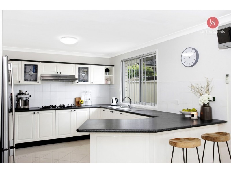 21 Port Macquarie Avenue, Hoxton Park NSW 2171
