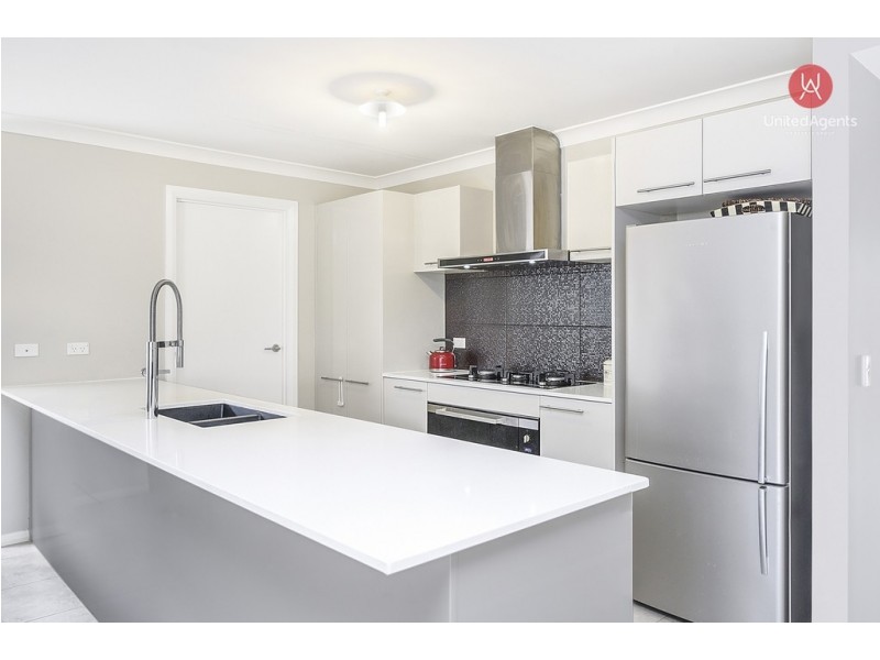 5 Corsair Avenue, Middleton Grange NSW 2171