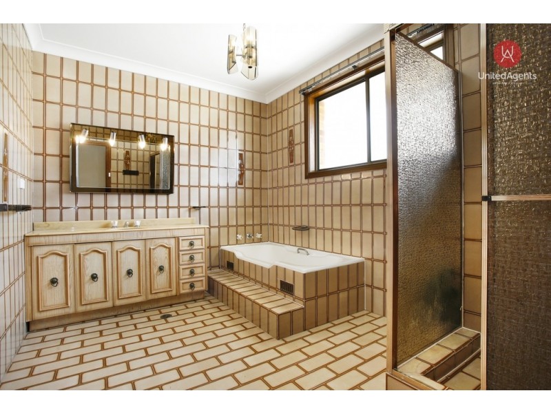 21 Westchester Avenue, Casula NSW 2170