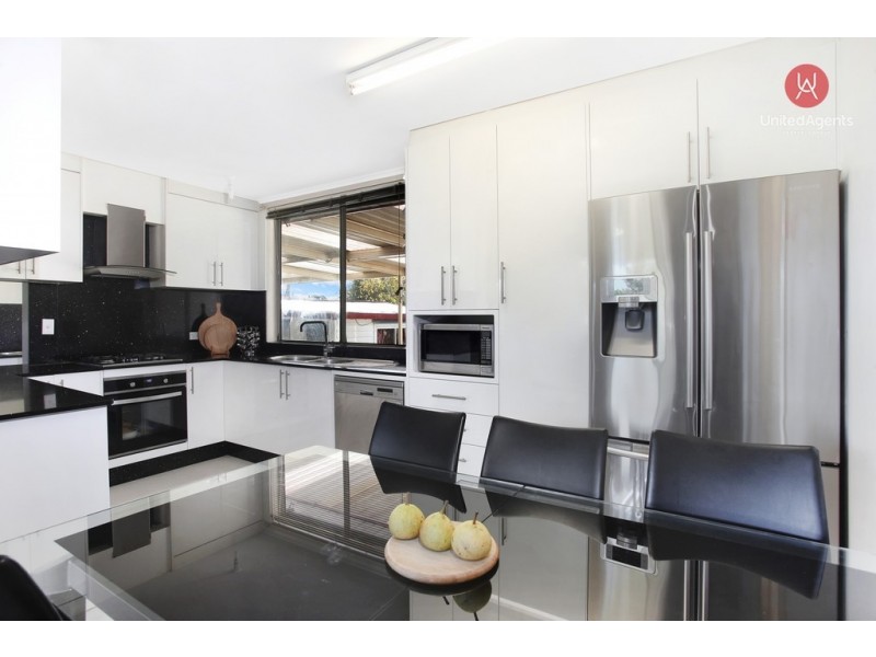 11 Gabo Crescent, Sadleir NSW 2168