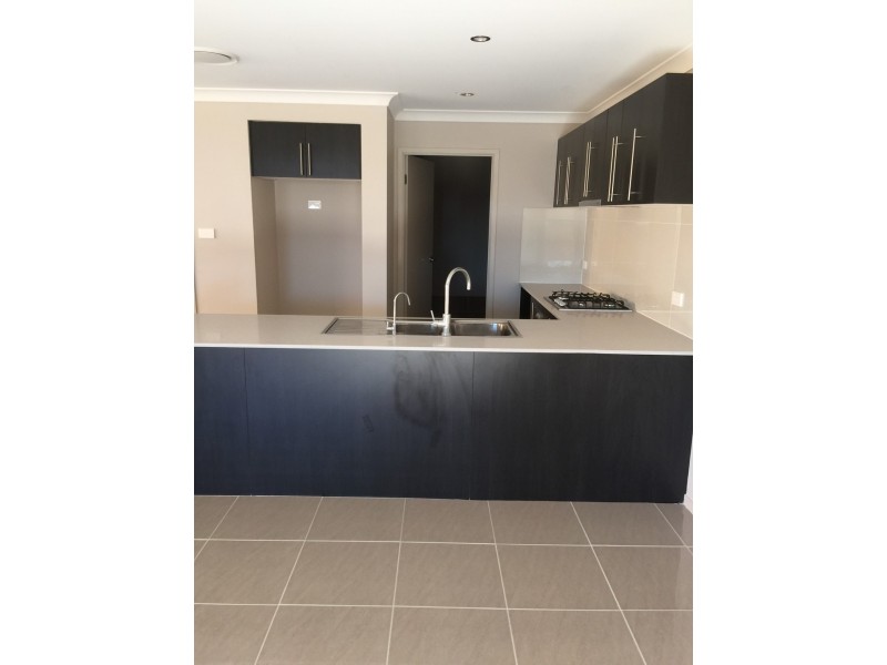 25 Percival Avenue, Middleton Grange NSW 2171