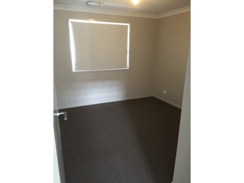 25 Percival Avenue, Middleton Grange NSW 2171