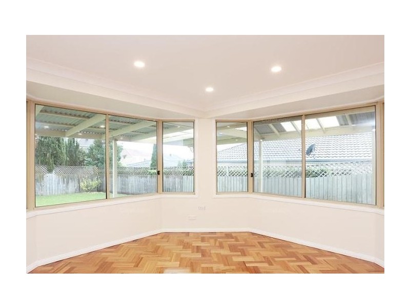 8 Gungarlin Drive, Horningsea Park NSW 2171