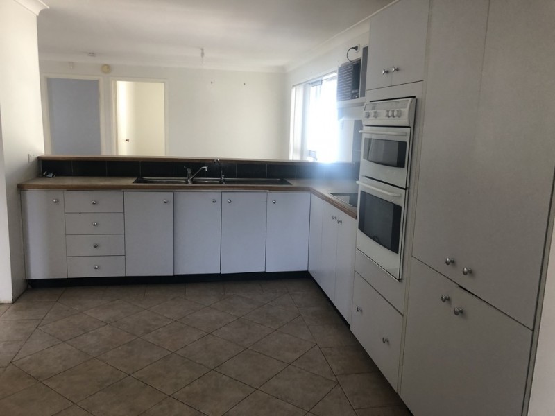 28 Coonawarra Street, Edensor Park NSW 2176