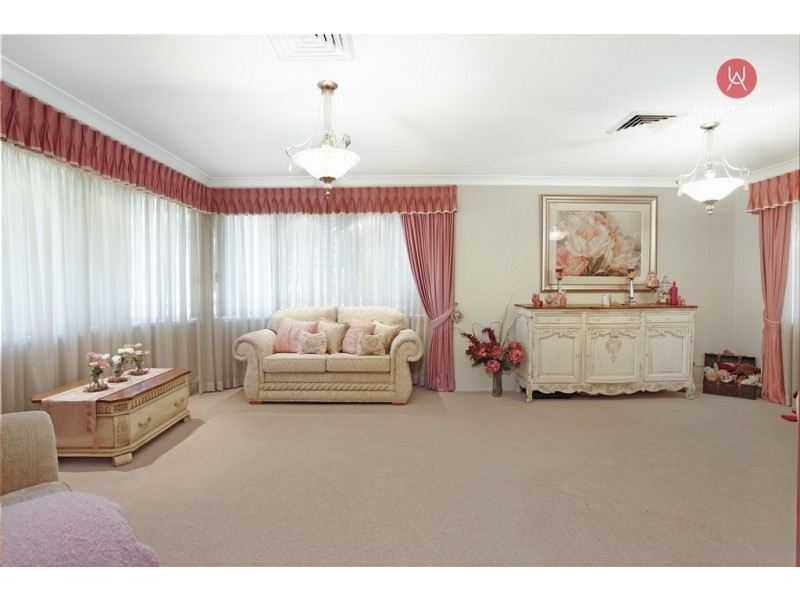 28 Binnaway Avenue, Hoxton Park NSW 2171