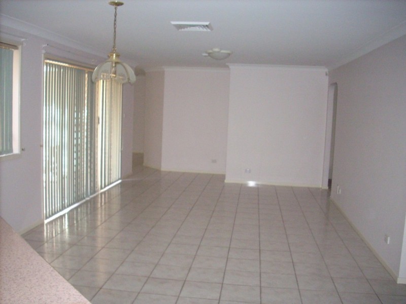 85 EDINBURGH CIRCUIT, Cecil Hills NSW 2171