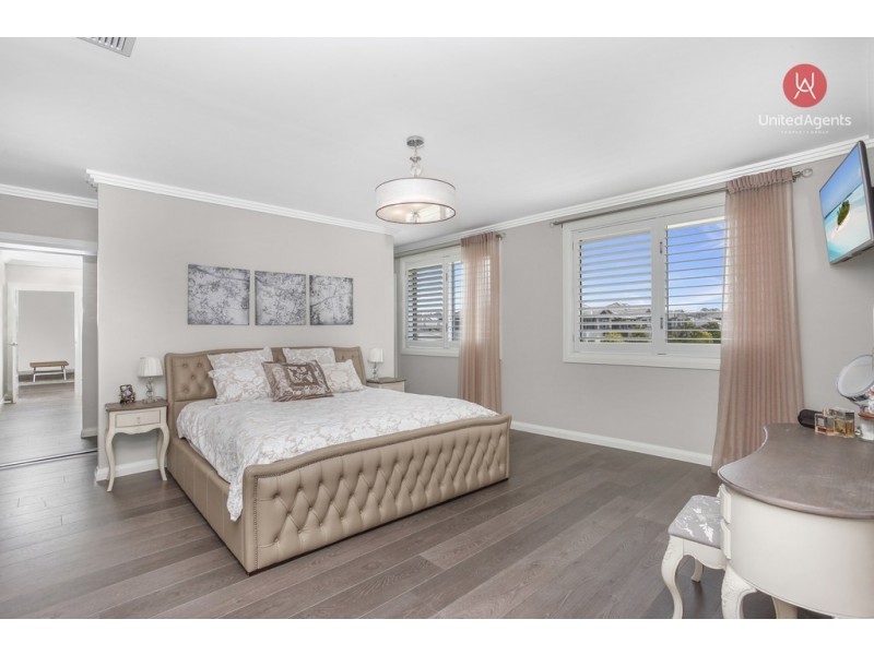 135 Middleton Drive, Middleton Grange NSW 2171