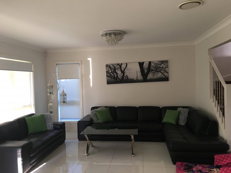 185 Middleton Drive, Middleton Grange NSW 2171