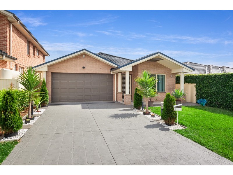 8 Brearley Avenue, Middleton Grange NSW 2171