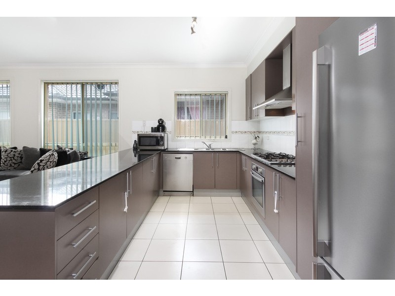 8 Brearley Avenue, Middleton Grange NSW 2171