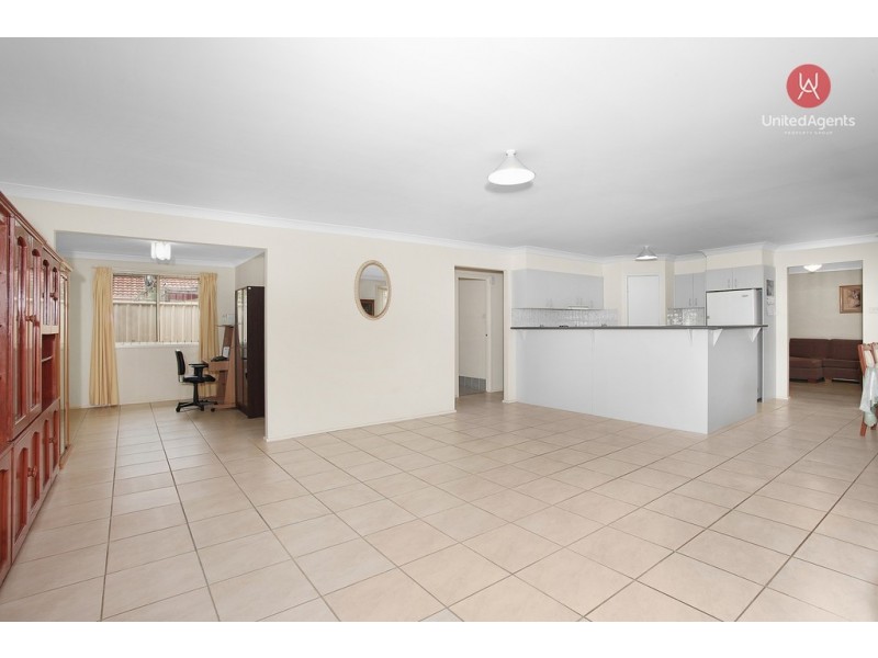 17 Coffs Harbour Avenue, Hoxton Park NSW 2171