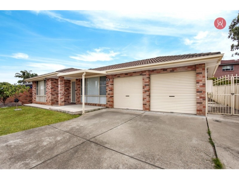 8 Barron Place, Bossley Park NSW 2176