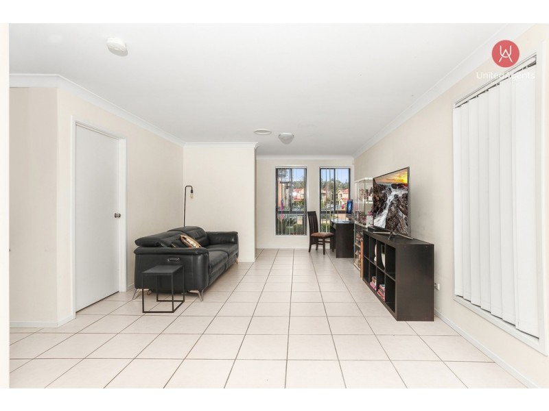 74 Coffs Harbour Avenue, Hoxton Park NSW 2171