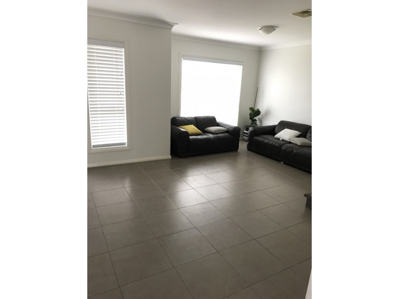 36 Truscott Avenue, Middleton Grange NSW 2171