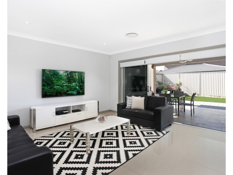 28 Mary Wade Place, Carnes Hill NSW 2171