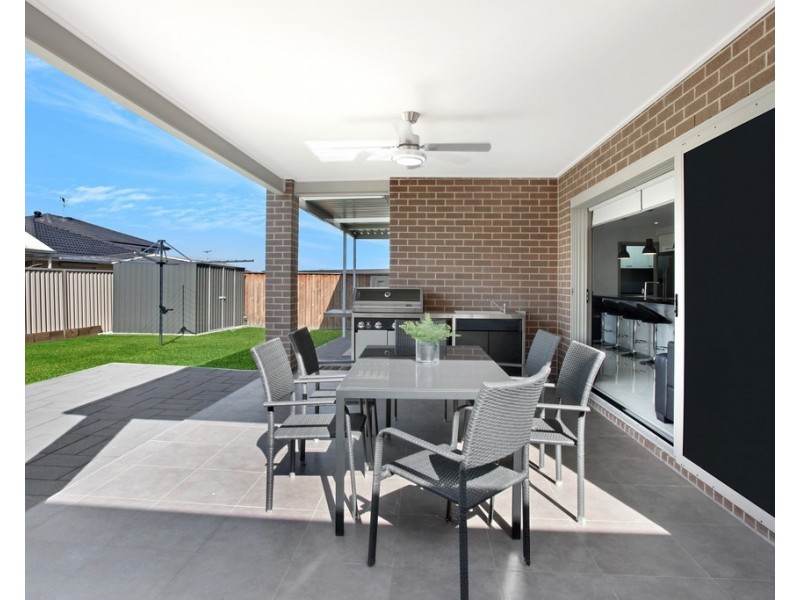 28 Mary Wade Place, Carnes Hill NSW 2171
