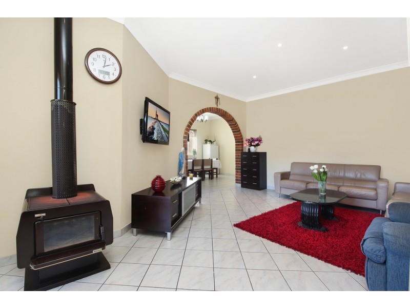 14 Mariani Close, Bossley Park NSW 2176