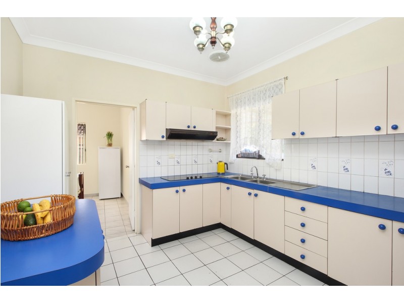 14 Mariani Close, Bossley Park NSW 2176
