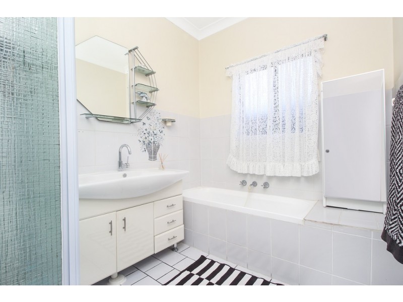 14 Mariani Close, Bossley Park NSW 2176