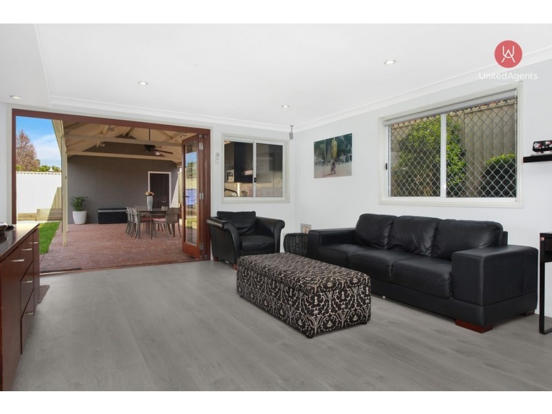 109 Falcon Circuit, Green Valley NSW 2168