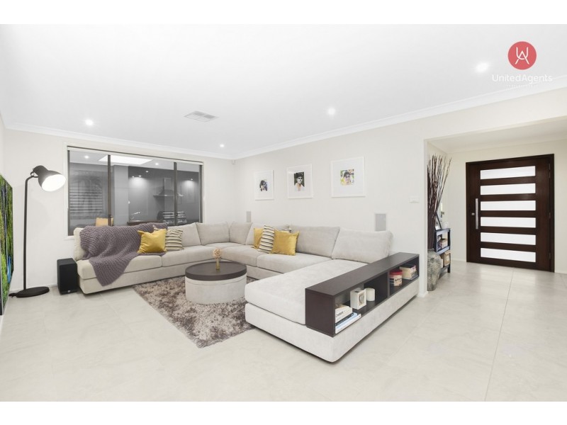 8 Avoca Close, West Hoxton NSW 2171