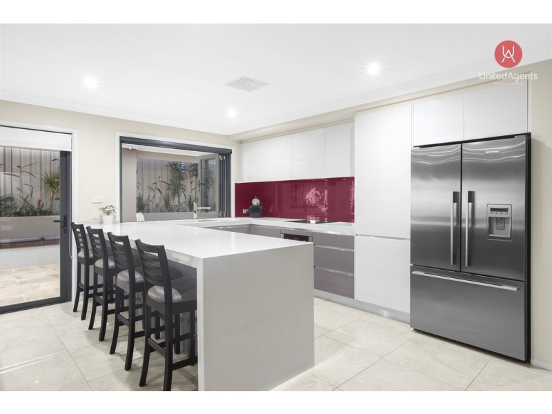 8 Avoca Close, West Hoxton NSW 2171